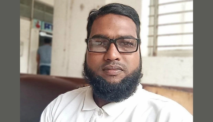 পরকীয়া প্রেমিকার সাথে আপত্তিকর অবস্থায় ধরা জামায়াত নেতা